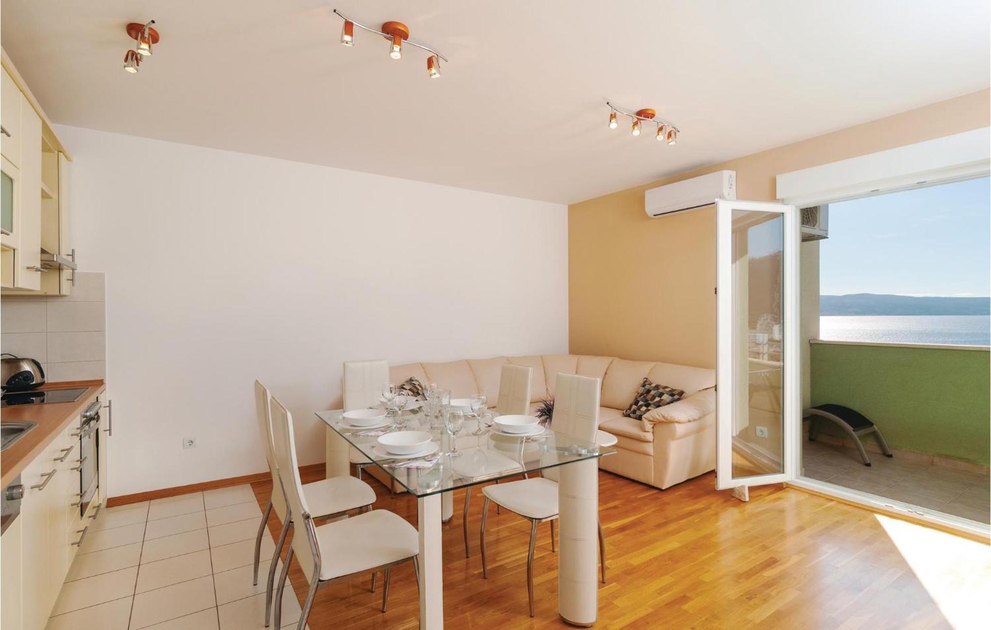 Nice Apartment In Omis With House Sea View Exteriér fotografie